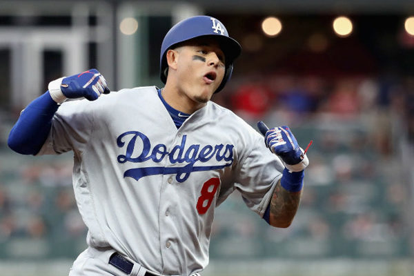 Machado firma el contrato deportivo más lucrativo de la historia de EEUU