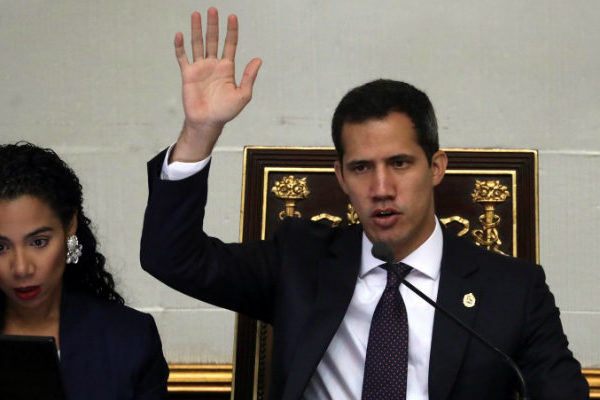 Guaidó llama cínico a Maduro por pedir elecciones parlamentarias adelantadas
