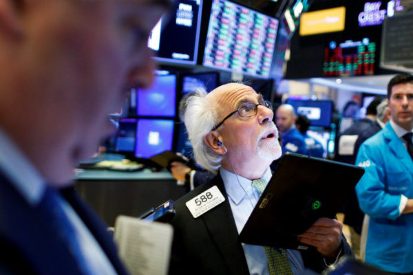 Wall Street cierra en rojo y el Dow Jones apenas varía tras sesión volátil