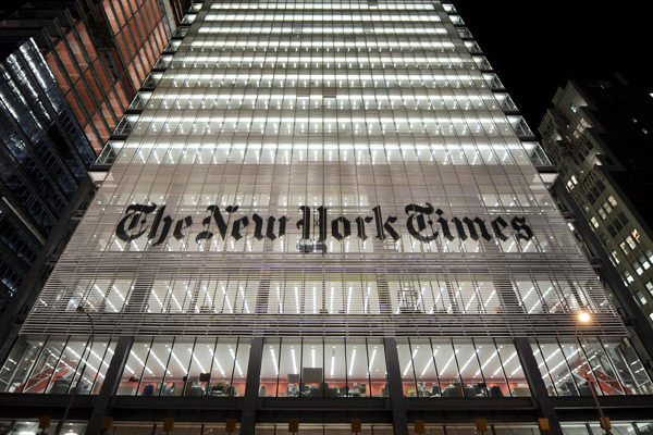 New York Times llena portada con mil obituarios de fallecidos por #Covid19