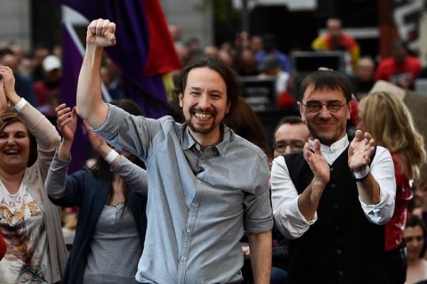En plena crisis, Podemos lanza su campaña electoral en España