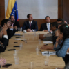 Oposición venezolana dice tener un plan alternativo para llevar la ayuda