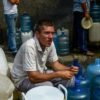 Maduro pide almacenar agua para enfrentar «guerra no convencional»