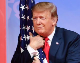 Trump admite que usaría información de espionaje extranjero y se mete en peligroso escándalo