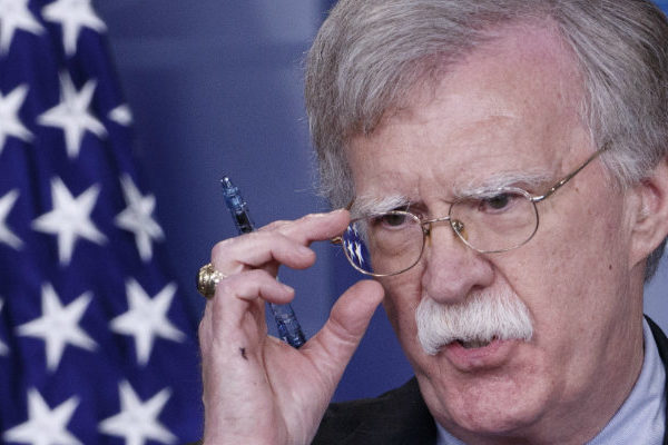 John Bolton, el consejero belicoso de un presidente que dice no querer la guerra