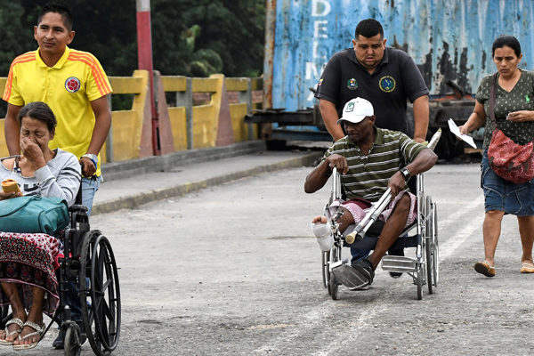 Miles de venezolanos cruzan a Colombia tras apertura de «corredor humanitario»