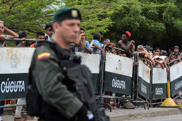 Miles de afectados en Venezuela tras una semana con las fronteras cerradas