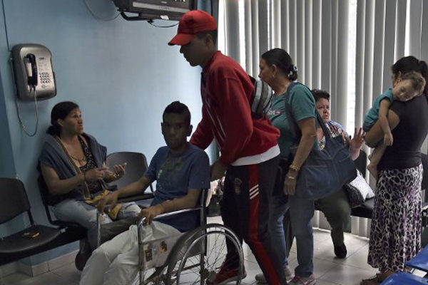Enfermos crónicos al límite por apagones en Venezuela