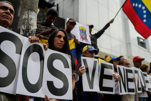 Barclays y Nomura ven cada vez más frágil la gobernabilidad en Venezuela