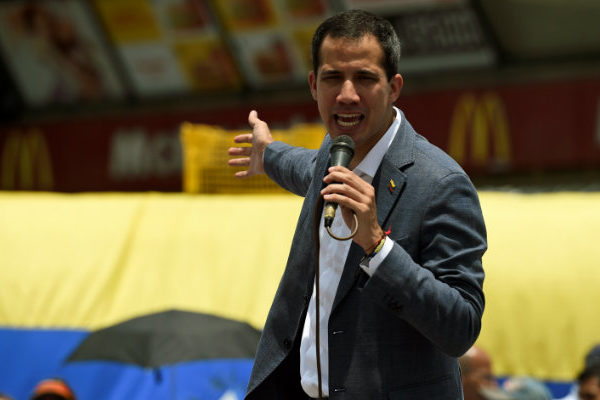 Guaidó convoca movilización el próximo 5 de enero en respaldo al Parlamento