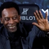 Pelé volverá el lunes a Brasil tras su hospitalización en París