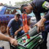 Venezolanos se abastecen de plantas eléctricas y velas en Colombia