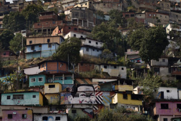 El 68% de los hogares est&aacute; en situaci&oacute;n de pobreza y un 32% est&aacute; en pobreza extrema, seg&uacute;n #Encovi2025