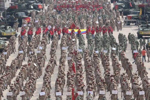 Maduro juramentó a 3,3 millones de milicianos en La Guaira