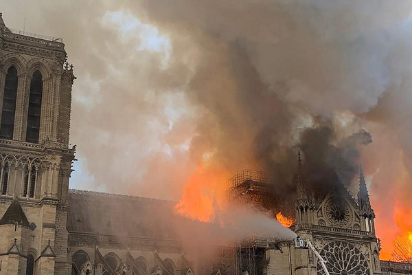 Abren investigación en Francia por campaña fraudulenta para levantar fondos para Notre Dame