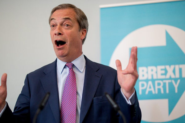 Victoria de Farage aumenta la presión hacia un brexit duro