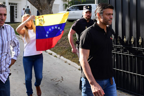 Gobierno acusa a España de permitir que Leopoldo López planifique actos violentos en su sede