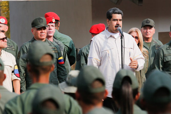 Maduro ordena armar cuerpos de combatientes en Consejos Productivos de Trabajadores