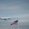 American Airlines genera ola de críticas por llenar completamente sus aviones