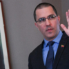 Arreaza se reúne con alto funcionario del Vaticano para hablar de diálogo en Venezuela