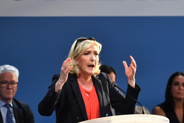 Extrema derecha de Le Pen se impone en elecciones europeas en Francia