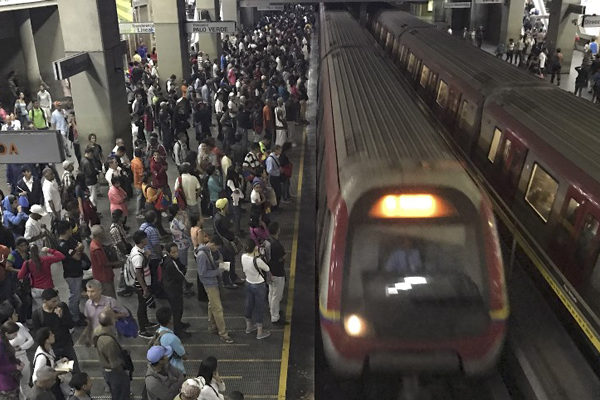 Falla eléctrica saca de servicio a cuatro estaciones de Línea 2 del Metro