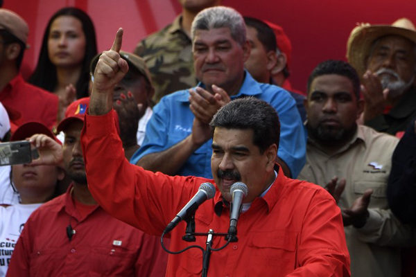 Maduro dice que no le temblará el pulso para castigar rebelión militar