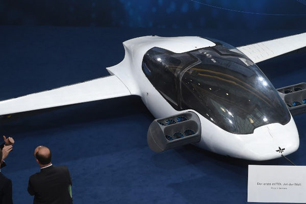 Empresa alemana presenta un prototipo de taxi volador