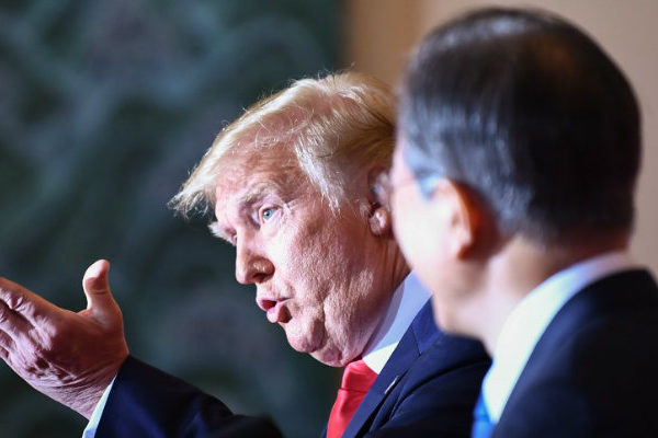 Trump insta al Banco Mundial a dejar de prestarle dinero a China