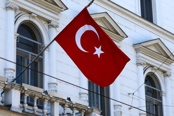 Avión turco llegó con 15 toneladas de insumos médicos