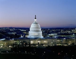 Senadores piden a Biden prórroga de 18 meses del amparo TPS para venezolanos en EEUU