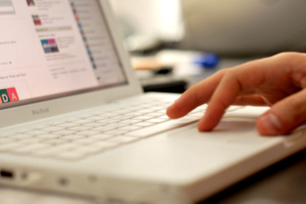 #Datos | Penetración de internet fijo en hogares se acelera este año pero no llega a 50%