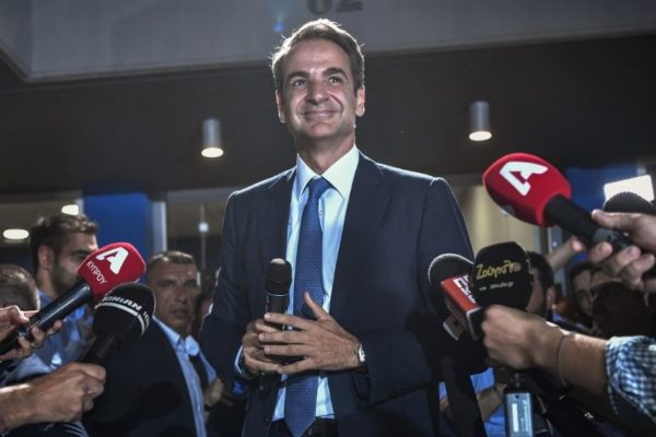 Nuevo primer ministro conservador griego promete crecimiento y empleo