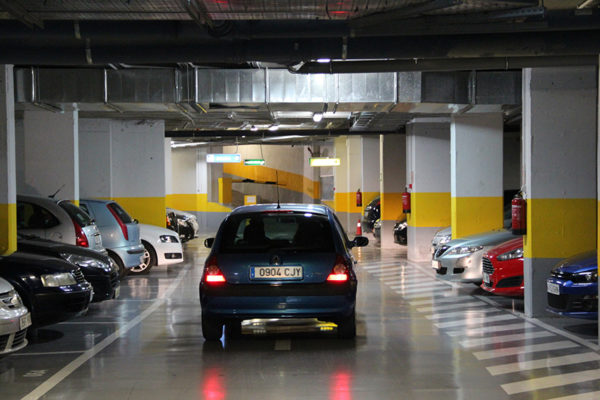 Sundde realiza mesas de trabajo para regular precios de estacionamientos