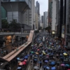 Choques y gases lacrimógenos en nuevas protestas multitudinarias en Hong Kong