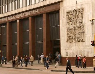 Renunció Ministro de Hacienda colombiano por retiro de polémica reforma tributaria