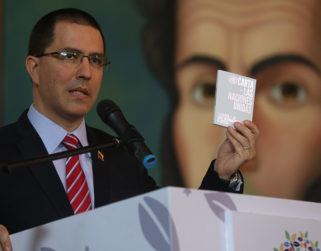 Gobierno de Maduro se enfrenta a Bukele por ‘persecución sin precedentes’ de expresidente salvadoreño del FNLN