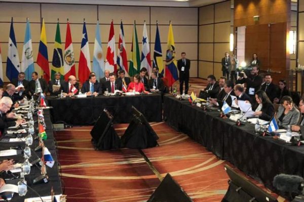 Unos 60 países discuten sobre Venezuela tras nuevas sanciones de Trump