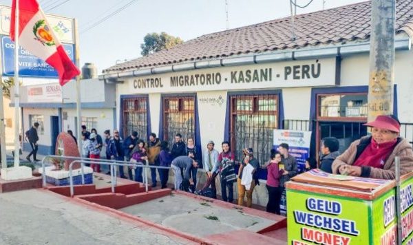 Salida de venezolanos se incrementa en más de 130% por frontera de Perú con Bolivia