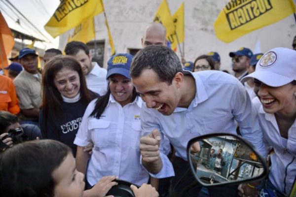 Guaidó llama a elevar la presión interna contra Maduro este #16N