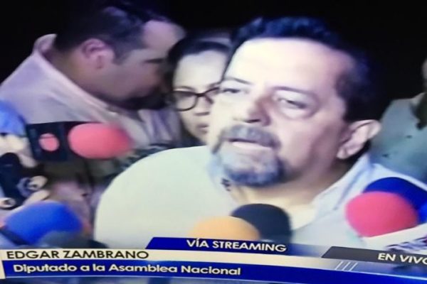 Zambrano sale de la cárcel clamando contra los radicalismos «in extremis»