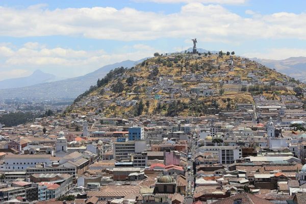 Quito está bajo control de precios e irregularidad en el transporte por protestas