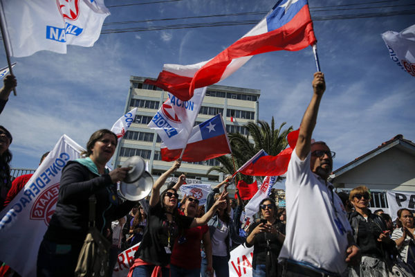 Violenta protesta en Chile por falta de alimentos durante cuarentena