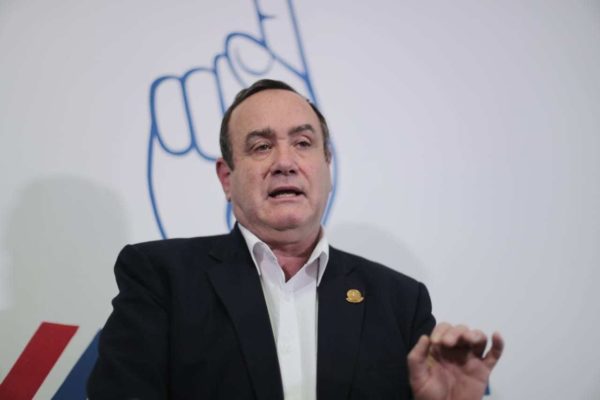 Presidente electo de Guatemala asegura que expulsará a diplomáticos venezolanos