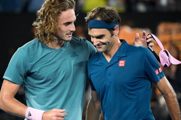 Tsitsipas derrota a Federer y jugará la final de Londres