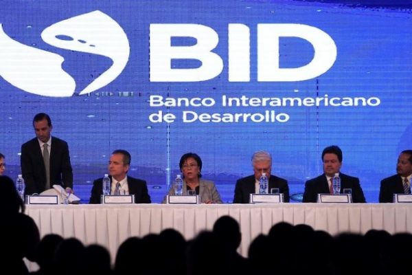 Presidente del BID espera que el organismo ayude a crear 15 millones de empleos en Latinoamérica