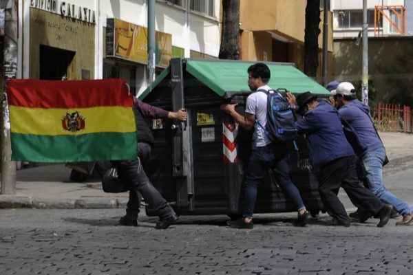 Evo Morales denuncia golpe de Estado luego de motines en unidades policiales