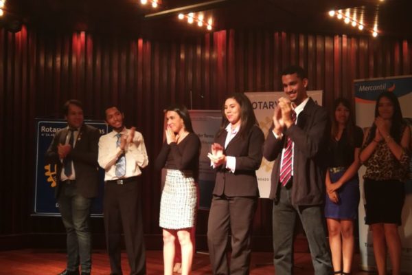 Reto U premió a jóvenes comprometidos con el desarrollo social