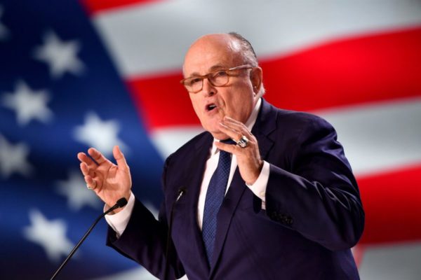 Rudy Giuliani, abogado personal de Trump, está hospitalizado por #COVID19