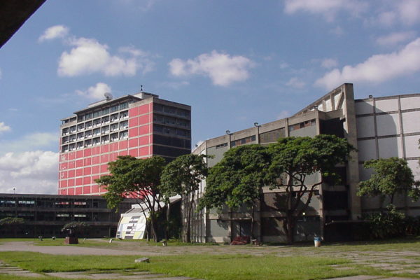 Facultad de Medicina de la UCV lanza servicio de teleconsulta sobre #Covid19